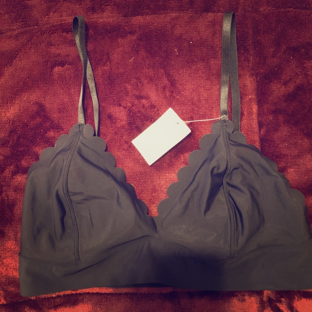A solid black bralette size LG